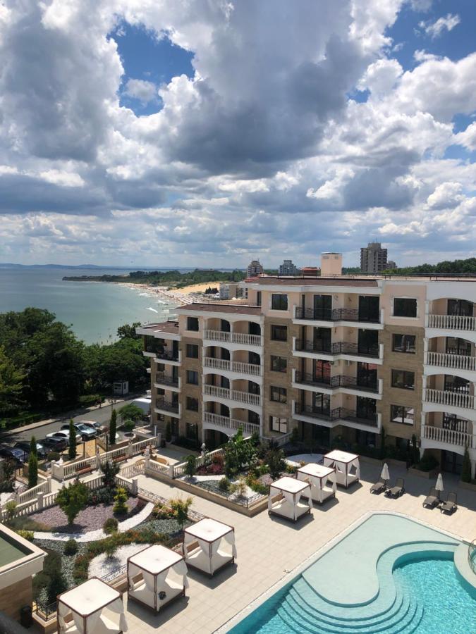 Valencia Gardens Luxury Apartments 네세부르 외부 사진