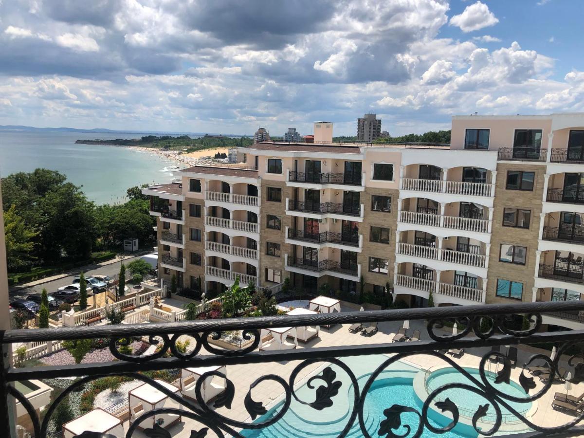 Valencia Gardens Luxury Apartments 네세부르 외부 사진