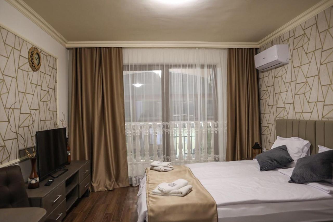 Valencia Gardens Luxury Apartments 네세부르 외부 사진
