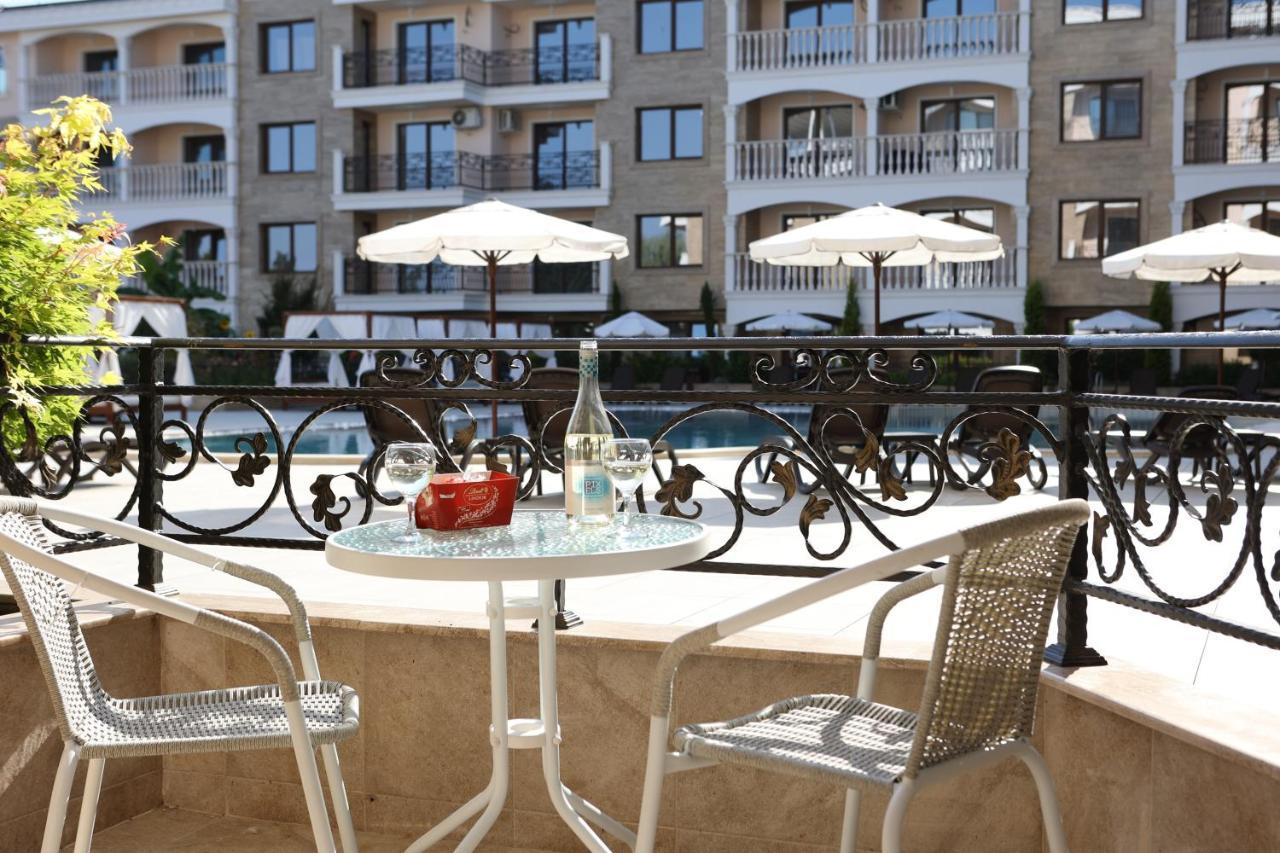 Valencia Gardens Luxury Apartments 네세부르 외부 사진