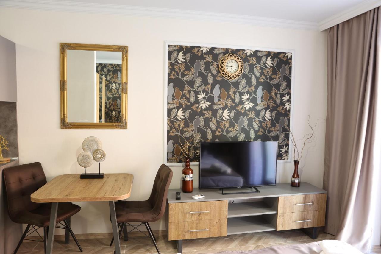 Valencia Gardens Luxury Apartments 네세부르 외부 사진