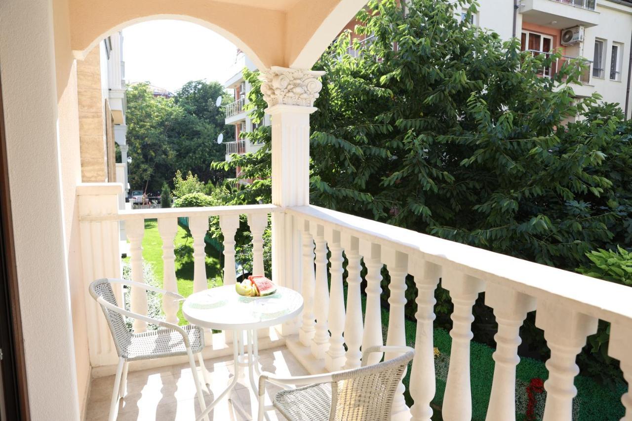 Valencia Gardens Luxury Apartments 네세부르 외부 사진