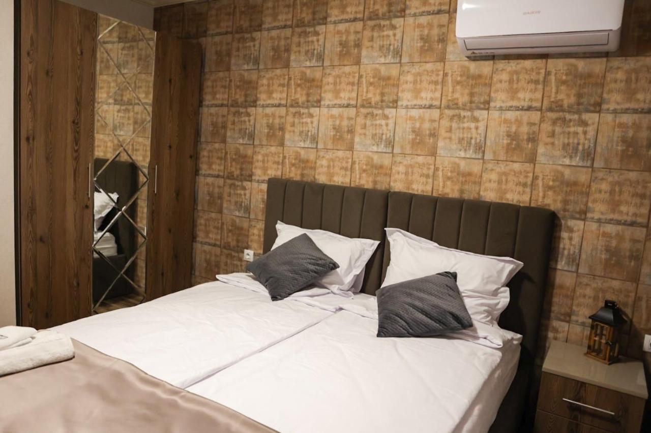Valencia Gardens Luxury Apartments 네세부르 외부 사진