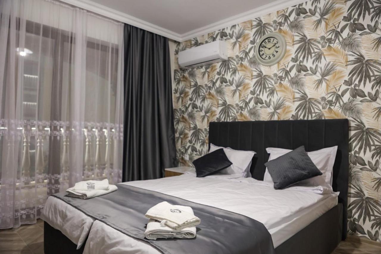 Valencia Gardens Luxury Apartments 네세부르 외부 사진