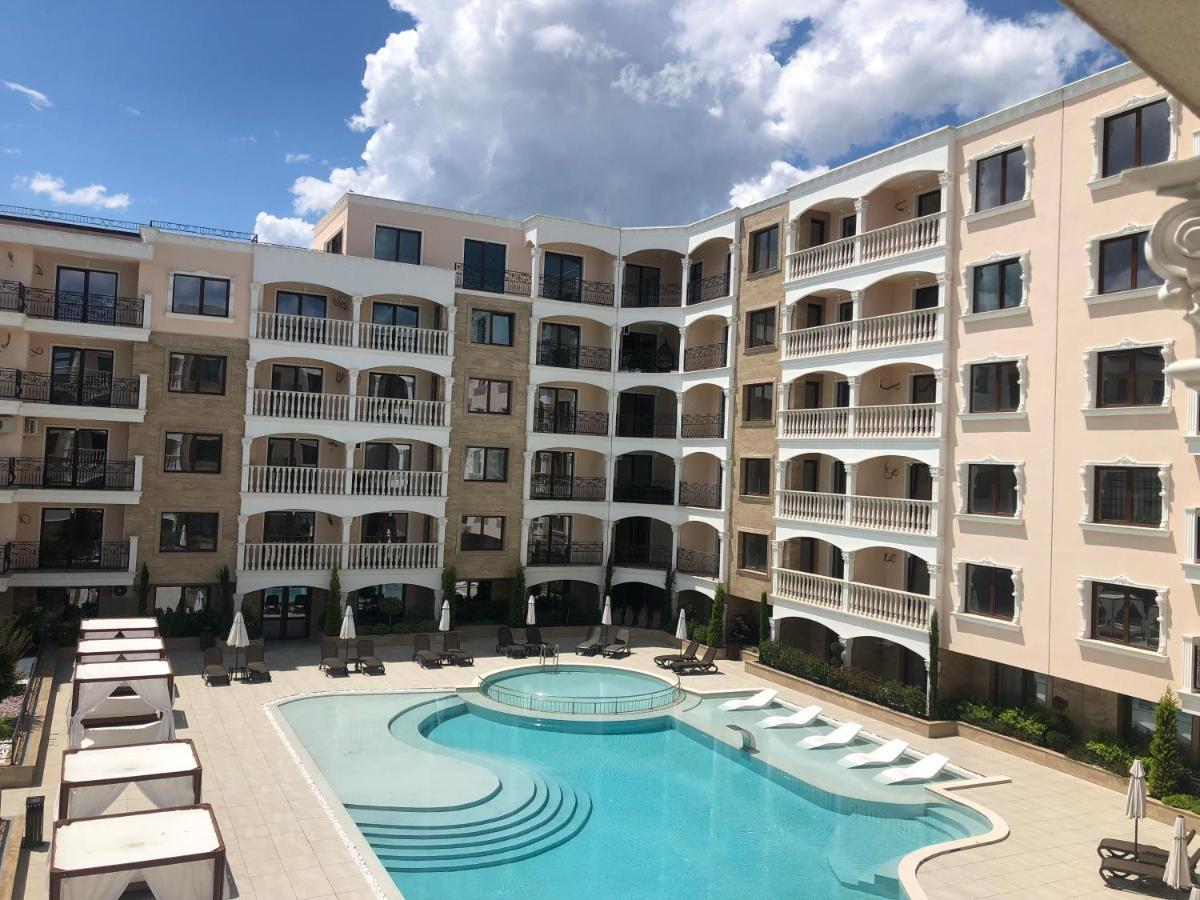 Valencia Gardens Luxury Apartments 네세부르 외부 사진