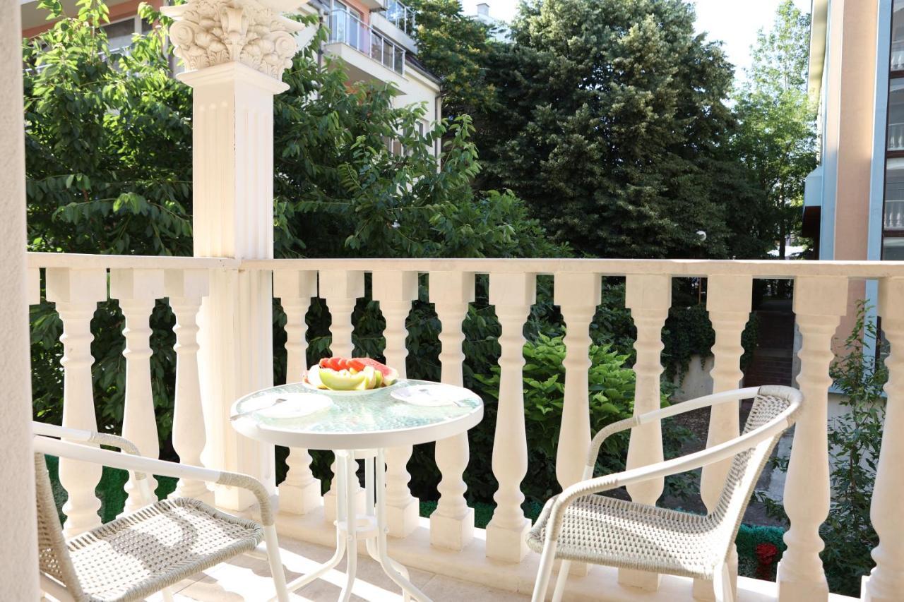 Valencia Gardens Luxury Apartments 네세부르 외부 사진