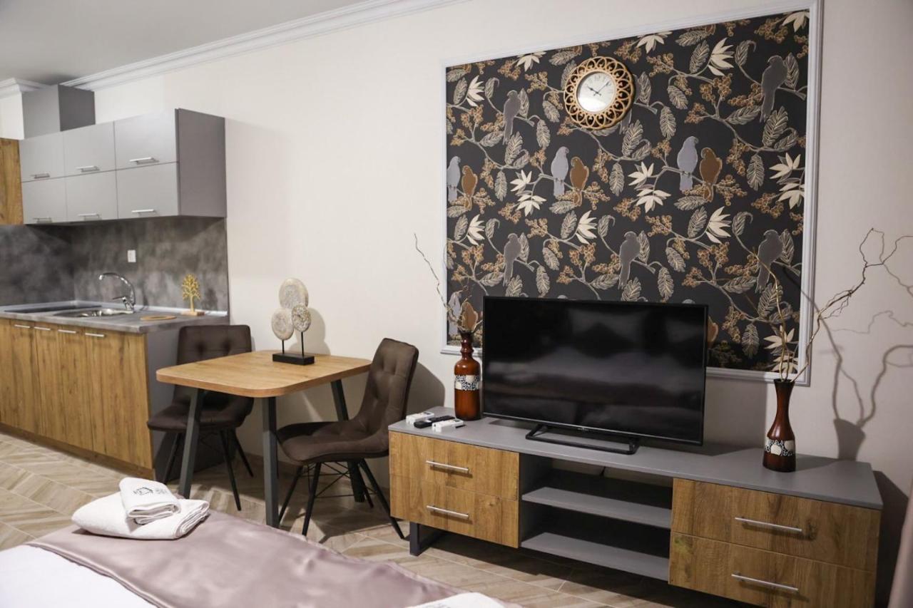 Valencia Gardens Luxury Apartments 네세부르 외부 사진