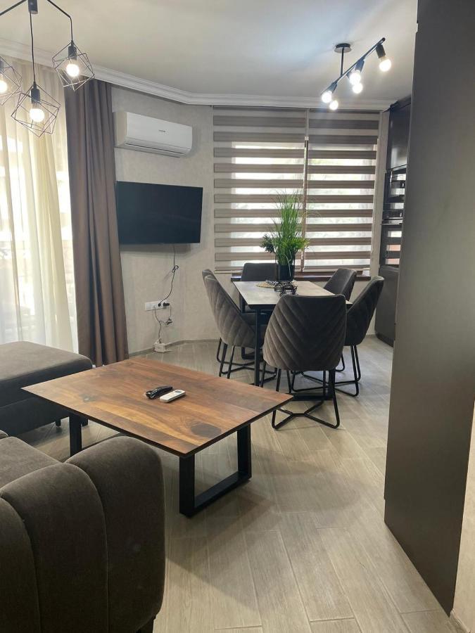 Valencia Gardens Luxury Apartments 네세부르 외부 사진
